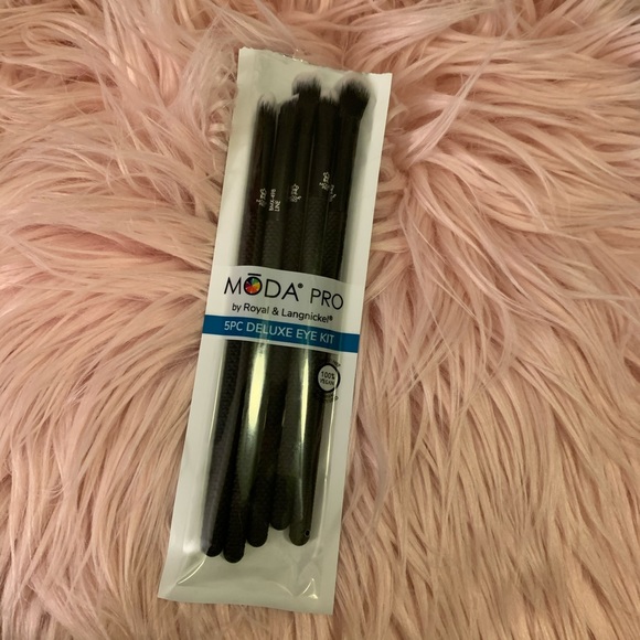 Makeup brushes - Picture 2 of 2